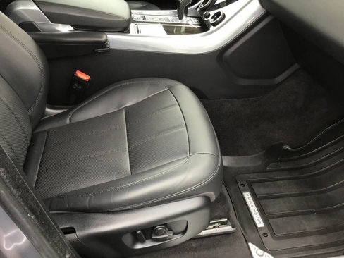 Used 2020 Land Rover Range Rover Sport HSE image 29