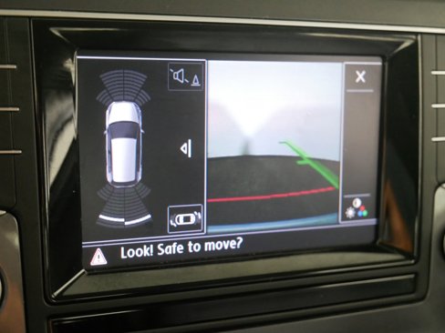Used 2015 Volkswagen e-Golf SEL Premium image 33