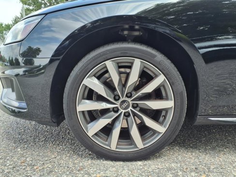 Used 2022 Audi A4 2.0T Premium Plus w/ Premium Plus Package image 5