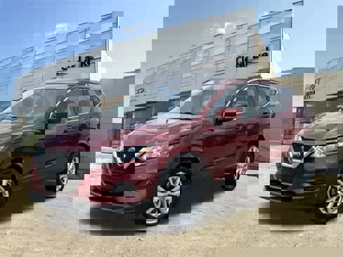 Used 2022 Nissan Rogue Sport S image 1