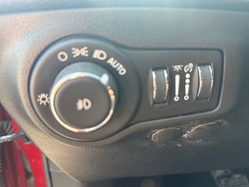 Used 2020 Jeep Compass Trailhawk image 12