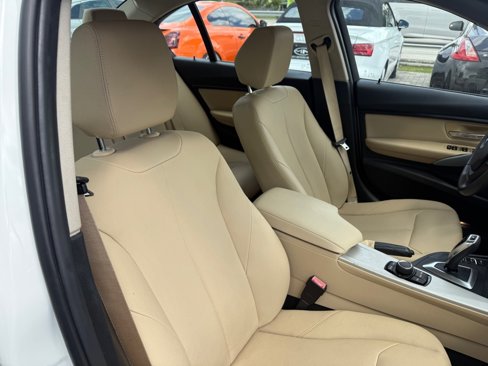 Used 2018 BMW 320i Sedan image 30