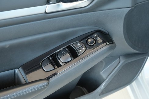 Used 2023 Nissan Altima 2.5 SV image 6
