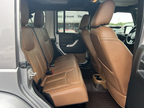 Used 2017 Jeep Wrangler Unlimited Sahara w/ Connectivity Group image 20