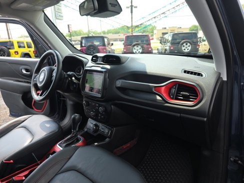 Used 2022 Jeep Renegade Trailhawk w/ Sun/Sound Group image 40