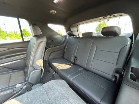 Used 2024 Chevrolet Traverse RS image 43