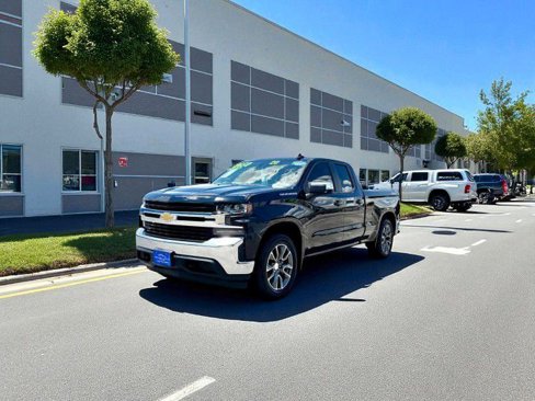 Used 2020 Chevrolet Silverado 1500 LT w/ Trailering Package image 7