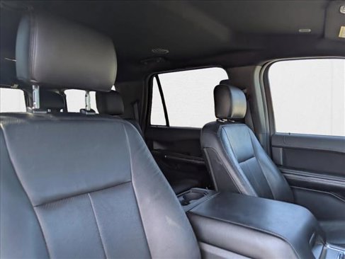 Used 2019 Ford Expedition Max XLT image 28