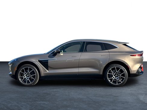 Used 2021 Aston Martin DBX image 28