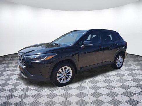 Used 2022 Toyota Corolla Cross LE image 19