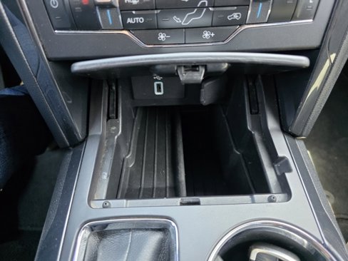 Used 2019 Ford Explorer XLT w/ Equipment Group 202A image 26