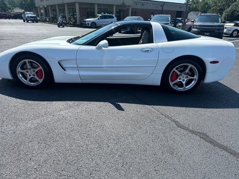 Used 2004 Chevrolet Corvette Coupe w/ Preferred Equipment Group image 4