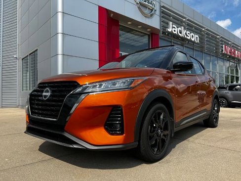 Certified 2022 Nissan Kicks SR image 1