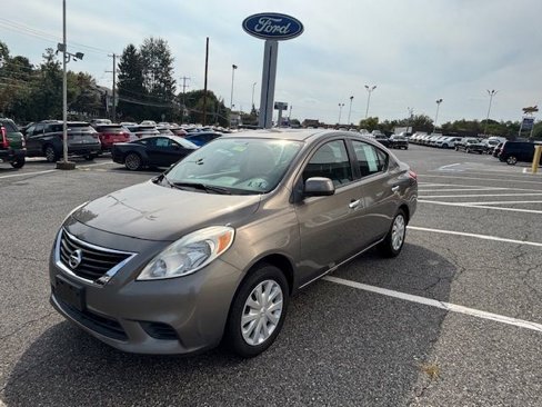 Used 2012 Nissan Versa SV w/ Convenience Pkg image 6