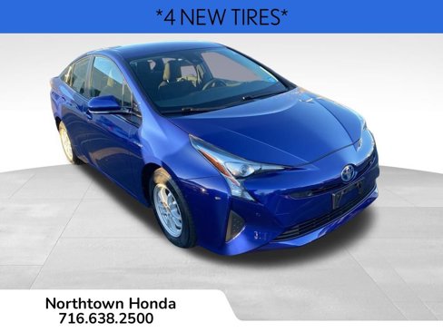 Used 2018 Toyota Prius Four image 2