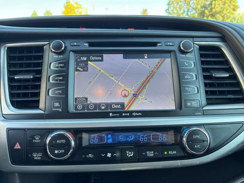 Used 2017 Toyota Highlander Limited Platinum image 14