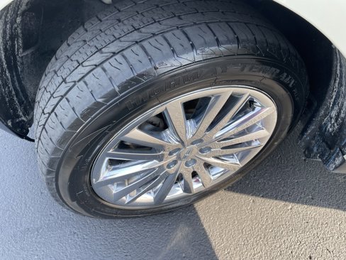 Used 2014 Lincoln MKX AWD w/ Equipment Group 102A image 10