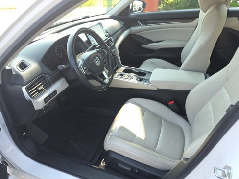 Used 2020 Honda Accord Touring image 10