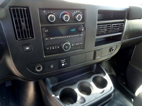 Used 2015 Chevrolet Express 3500 image 27