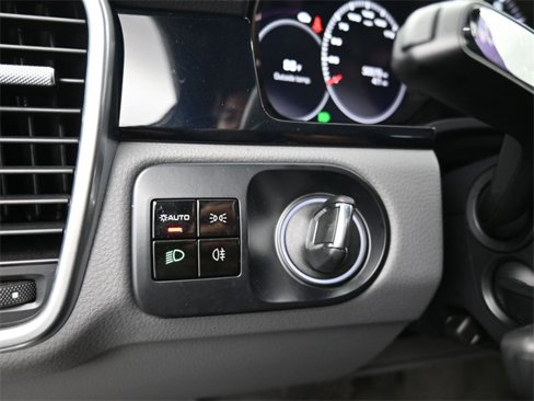 Certified 2021 Porsche Cayenne image 12