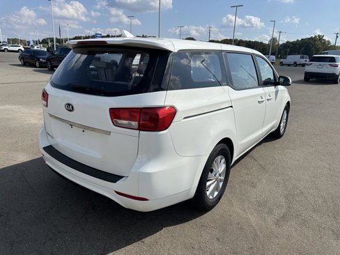Used 2018 Kia Sedona L image 8