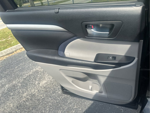 Used 2018 Toyota Highlander XLE image 20