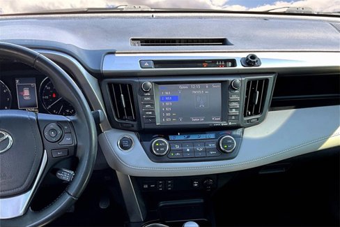 Used 2018 Toyota RAV4 Limited image 9