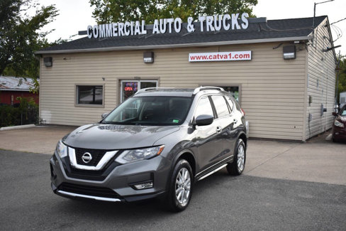 Used 2017 Nissan Rogue SV image 2
