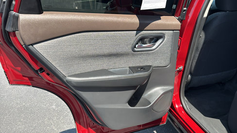 Used 2023 Nissan Rogue SV image 19