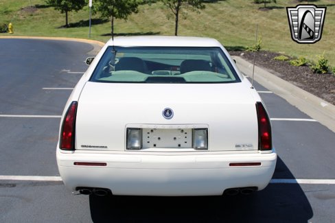 Used 2002 Cadillac Eldorado Collector's Edition image 4