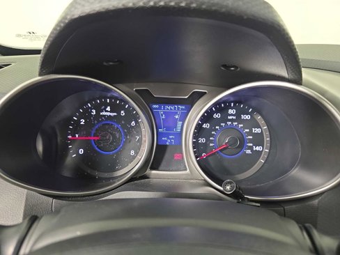 Used 2013 Hyundai Veloster w/ Style Pkg image 11
