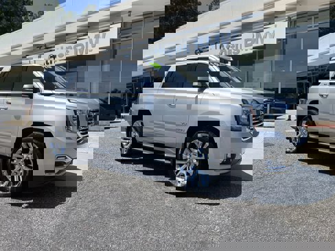 Used 2018 GMC Yukon SLT w/ Premium Edition image 2