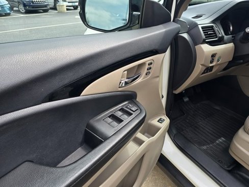 Used 2018 Honda Pilot Touring image 20