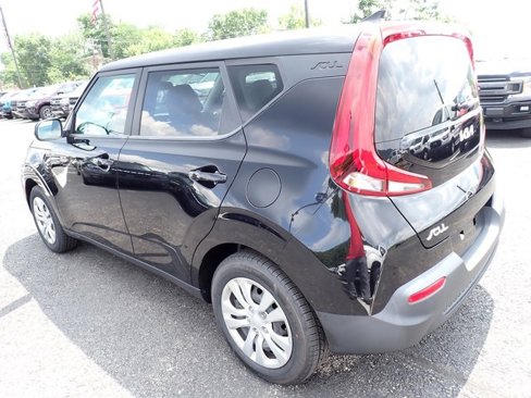 Used 2022 Kia Soul LX image 5