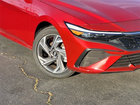 New 2025 Hyundai Elantra SEL image 3