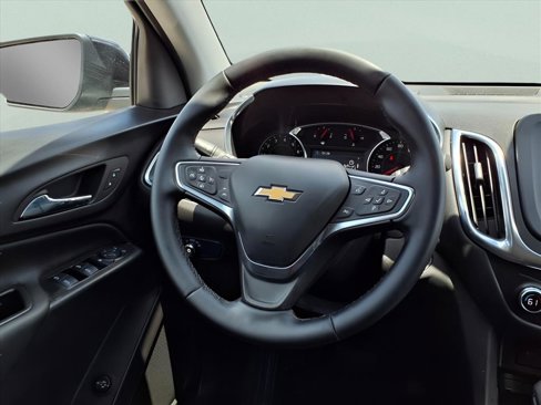 Used 2024 Chevrolet Equinox LT image 11
