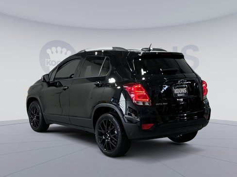 Used 2022 Chevrolet Trax LT w/ Midnight Edition image 14