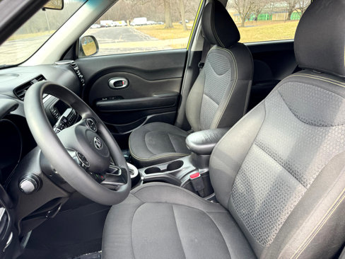 Used 2015 Kia Soul + image 28