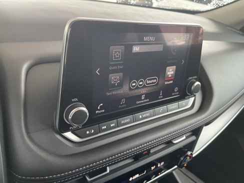Used 2024 Nissan Rogue SV image 17