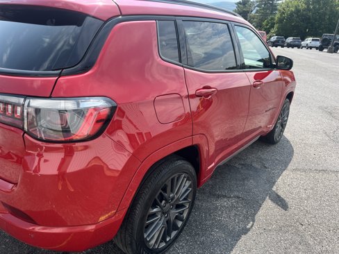 Used 2023 Jeep Compass Limited image 4