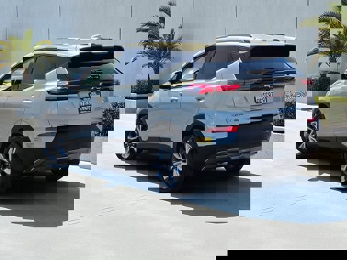 Used 2022 Chevrolet Bolt EUV LT w/ Convenience Package image 7