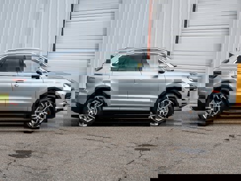 Certified 2022 Porsche Cayenne image 8
