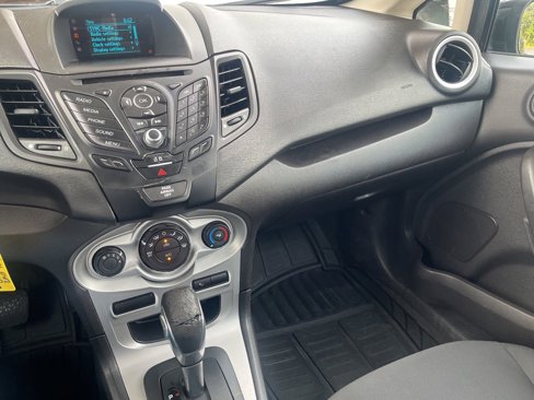 Used 2016 Ford Fiesta SE image 19