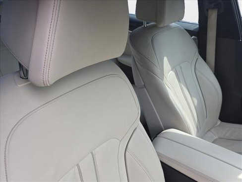Used 2019 BMW 530i w/ Convenience Package image 21