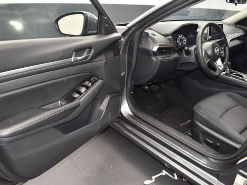 Used 2023 Nissan Altima 2.5 SV image 11