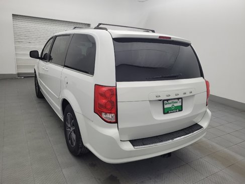 Used 2017 Dodge Grand Caravan SXT image 5