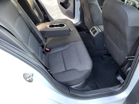 Used 2019 Volkswagen Golf S image 11