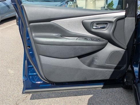Used 2022 Nissan Murano SV image 11
