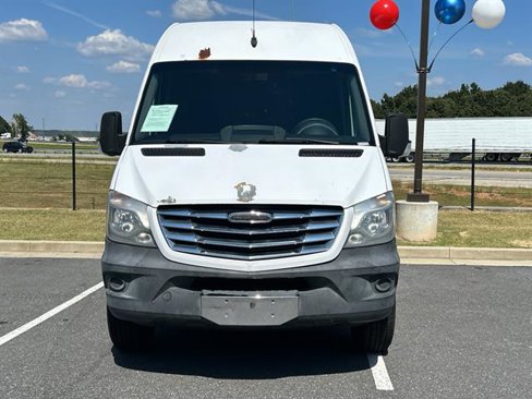Used 2014 Freightliner Sprinter 2500 image 2
