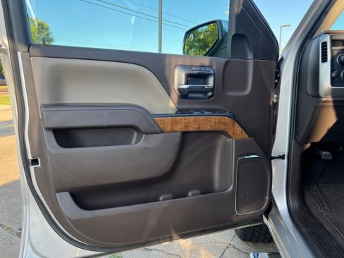 Used 2018 GMC Sierra 1500 SLT w/ Suspension Package, Off-Road image 10